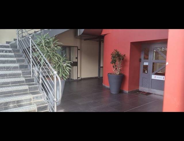 BUSINESS PROPERTY TO RENT IN MOWBRAY